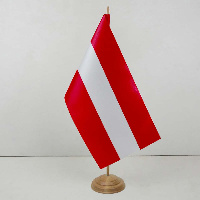 Настольный флажок Австрии 15х22 см Настольный флажок Австрии 15х22 см